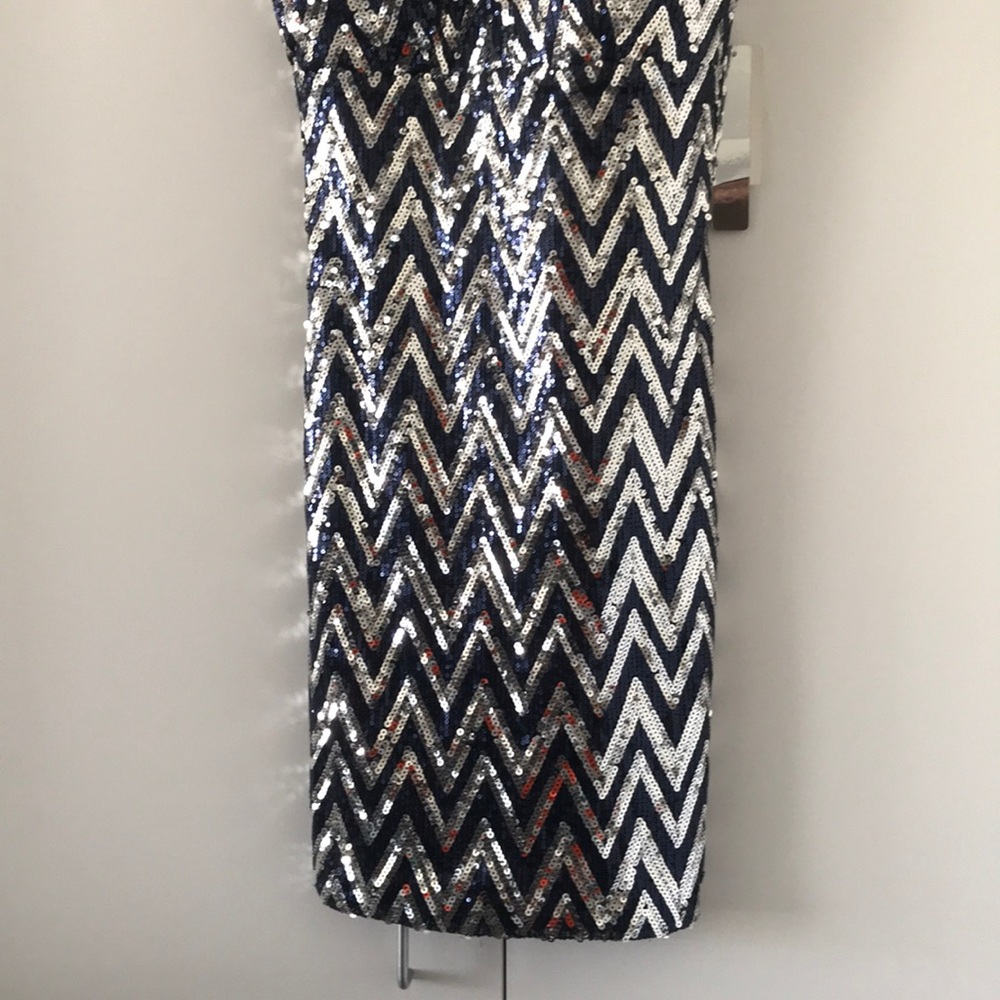 Gorgeous Blue & Silver Sequin 👗 Size: 3 - Picture 4 of 8